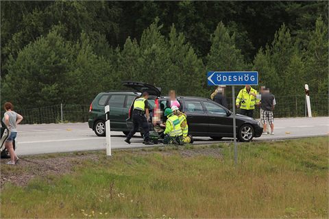 Sex till sjukhus efter olycka utanför Tranås