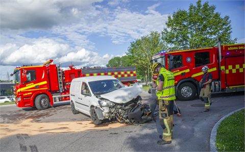 Två personbilar kolliderade i olycksdrabbad korsning i Avesta