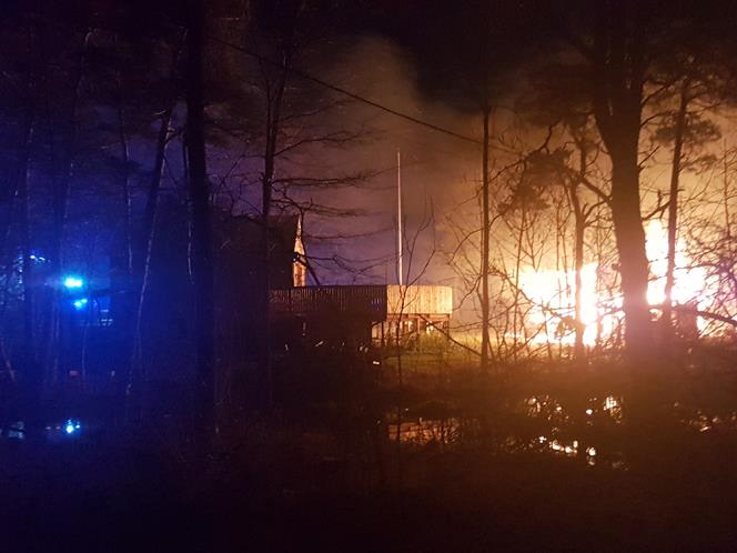 Brand i bilverkstad p Gotland