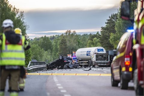Allvarlig trafikolycka på väg 66 utanför Smedjebacken