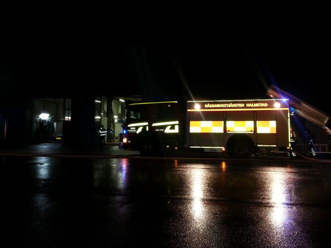 Kraftig brand i bilverkstad