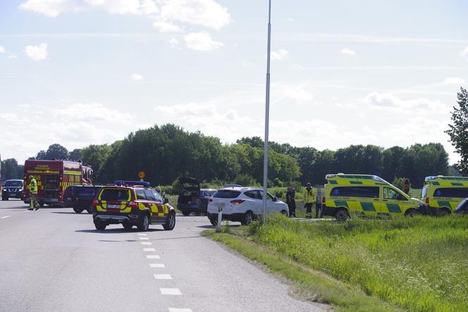 Flera bilar i krock p E22 utanfr Kalmar