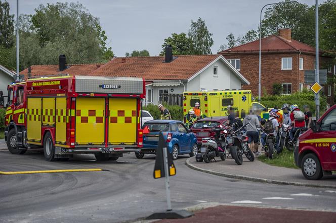 Bilist och mopedist i krock