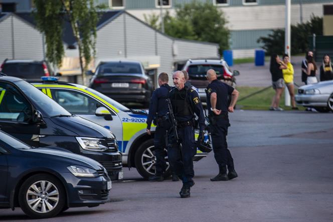 Efterlyst man gripen i Forshaga  Sa att han hade pistoler