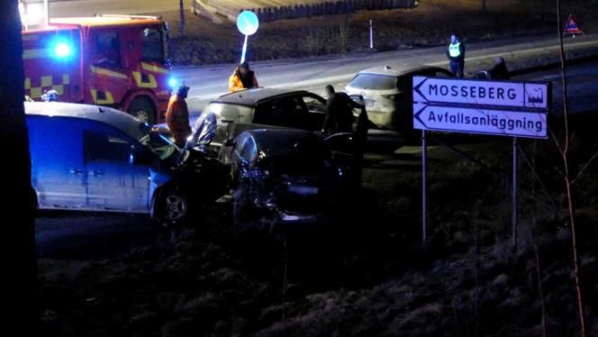 Tv till sjukhus efter olycka p 61:an 