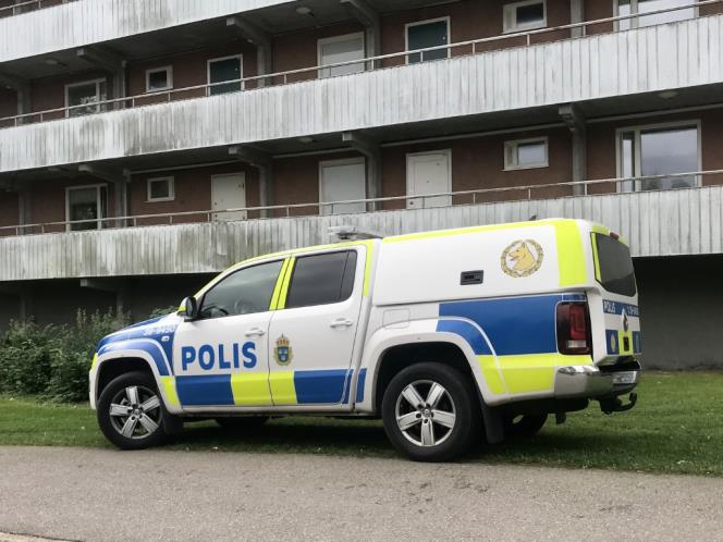 Man skars i handen i Tensta