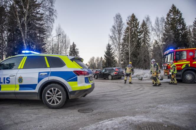 Tv till sjukhus efter A-traktorolycka i Krylbo