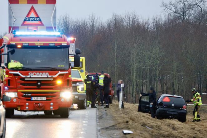 Mopedbil och bil i kollision i Blsta