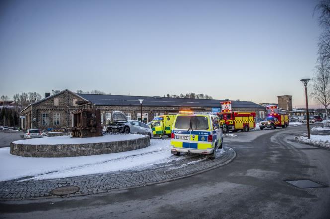 En till sjukhus efter ha krt upp i rondell i Avesta