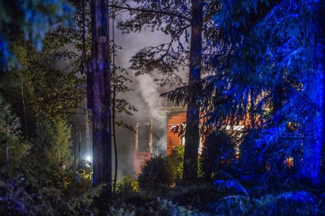 Sommarstuga totalfrstrd efter brand utanfr Sala