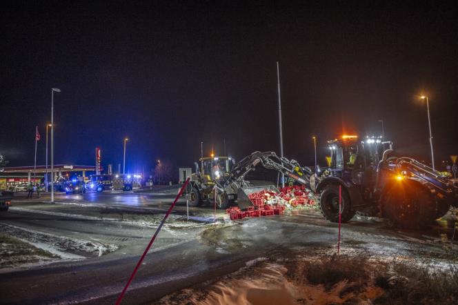 Lastbil tappade drickabackar i rondell Fagersta