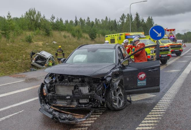 Trafikolycka norr om Fors  tv till sjukhus