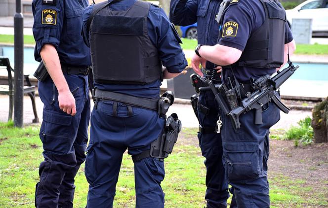 Grovt vldsbrott p skola i rebro - 11 personer dda