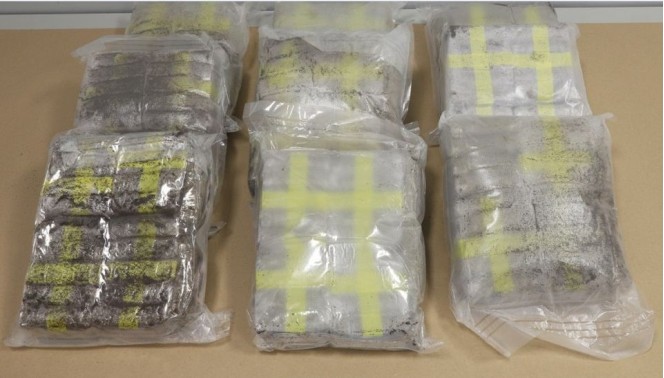 Nästan 210 kilo cannabisharts upptäcktes i trailer – chaufför åtalas