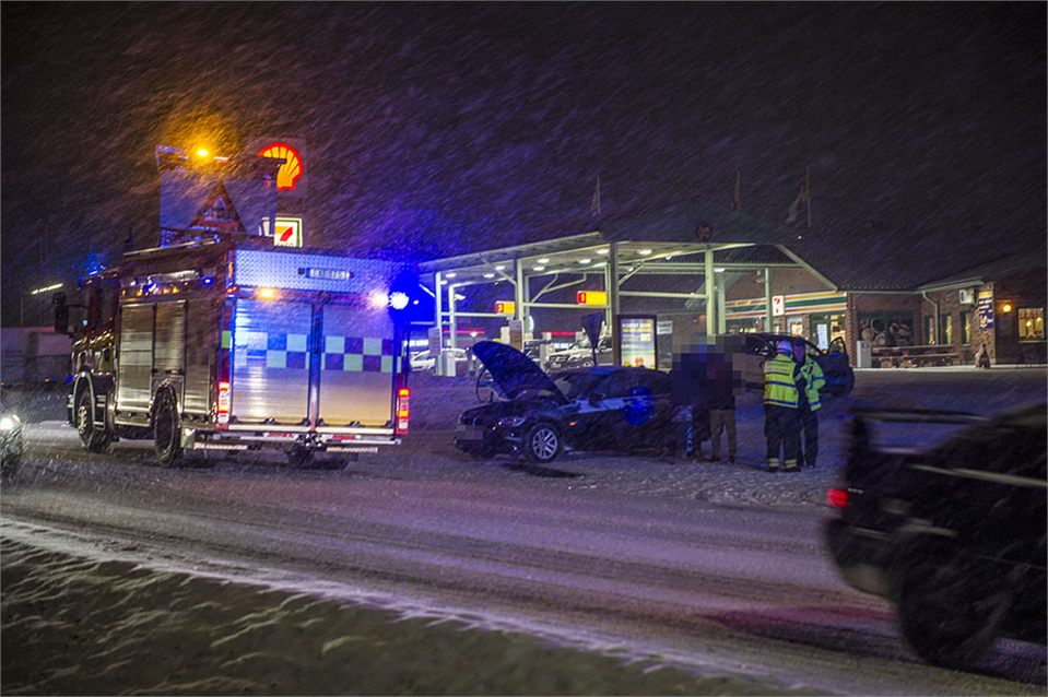 Två bilar i krock i Avesta