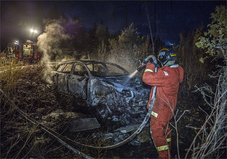 Bilbrand skapade skogsbrand