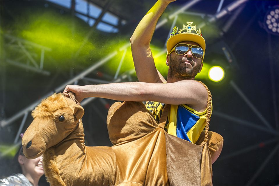 Sean Banan drog storpublik till Putte i Parken