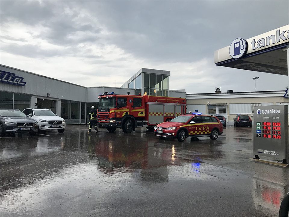 Larm om vattenskada på Bilia