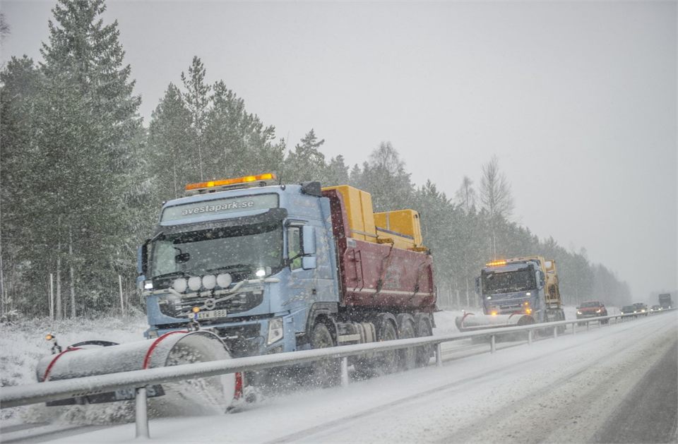 Stormen Evert ställer till det i trafiken