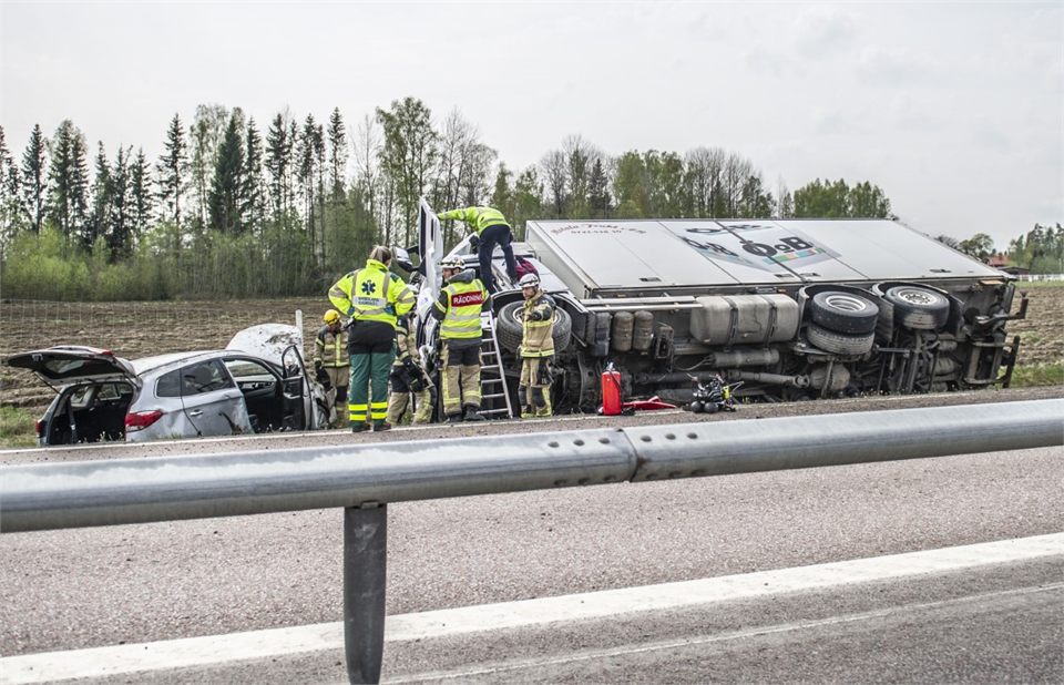 Lastbilsolycka utanför Avesta