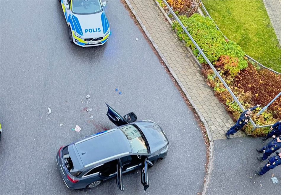Man i 25-årsåldern död efter skjutning i Bagarmossen
